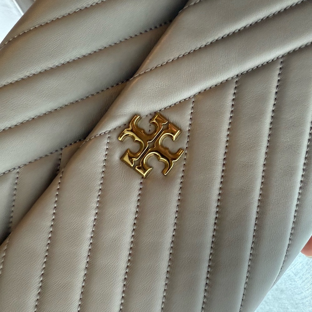 NWOT Tory Burch Kira Convertible Shoulder Bag - Gray Heron - Picture 6 of 10